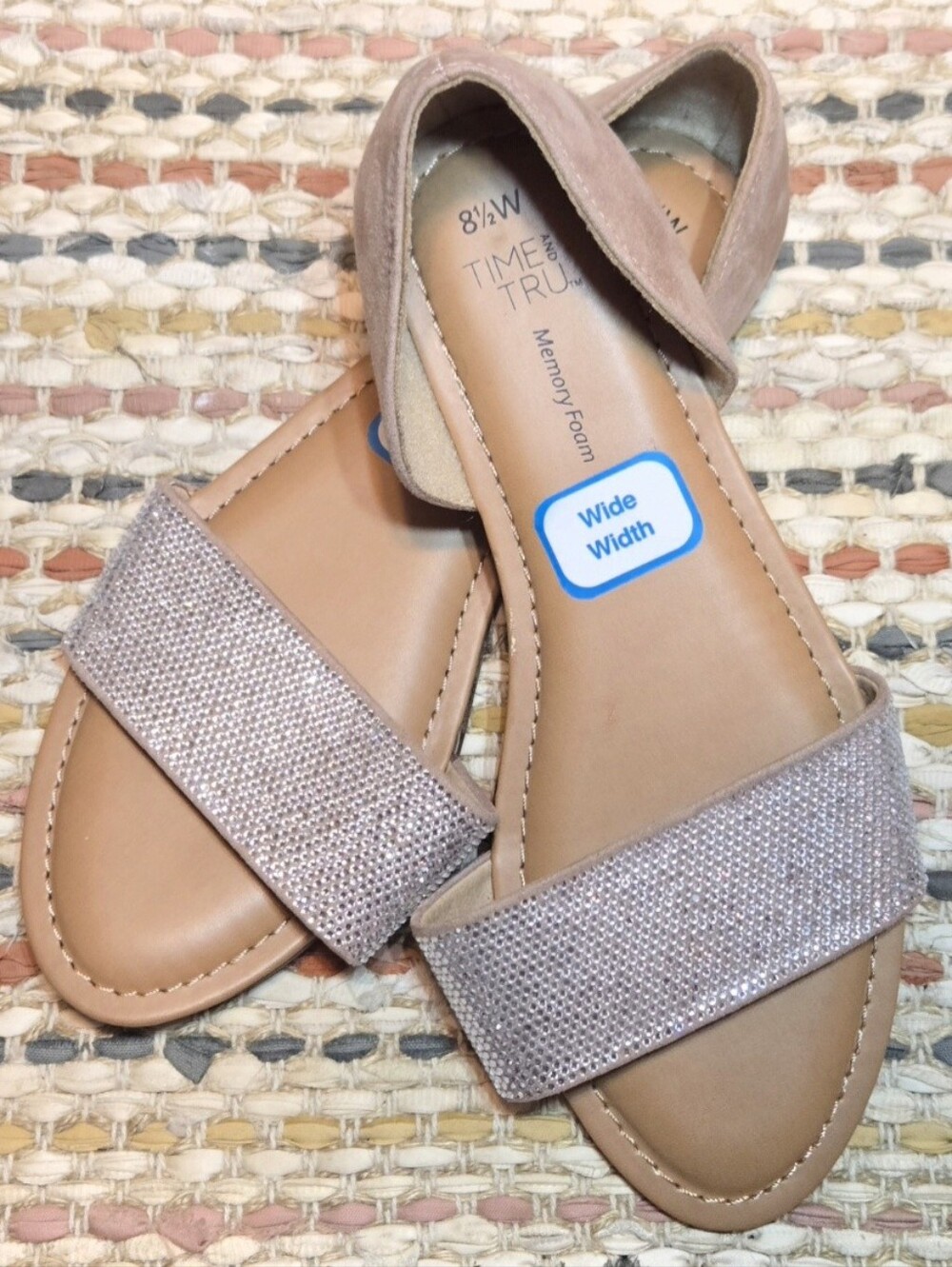 Time & Tru Women's 8.5 Wide Tan/ Rhinestones Slip on Sandles